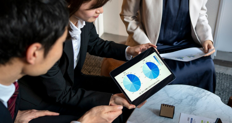 Deep-Insights-Through-Reporting-Analytics-1